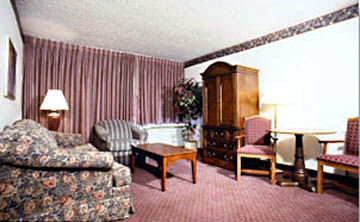 Quality Inn & Suites Williamsburg Exterior photo